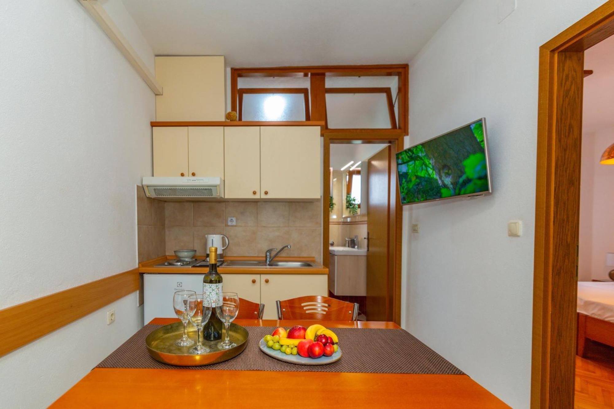 City Center Ana Apartments Makarska Ngoại thất bức ảnh